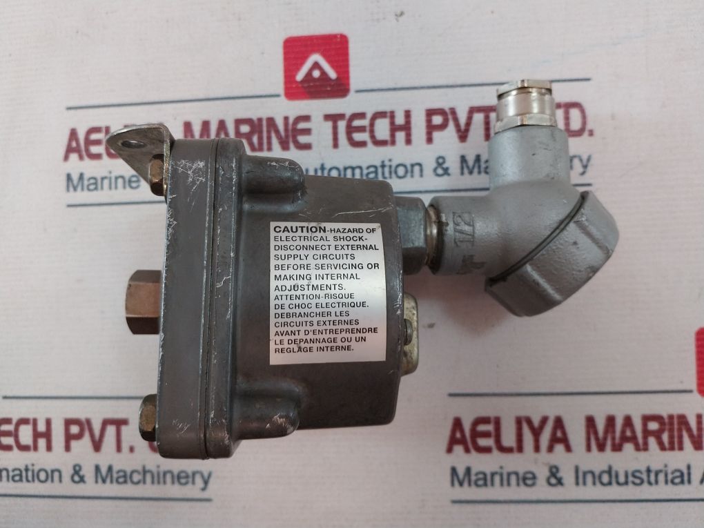 Barksdale D2H-a150Ss Pressure Or Vacuum Actuated Switch