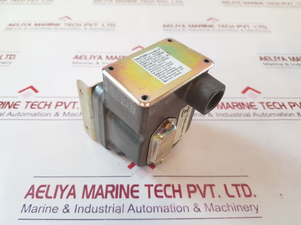 Barksdale d2t-h18ss pressure switch
