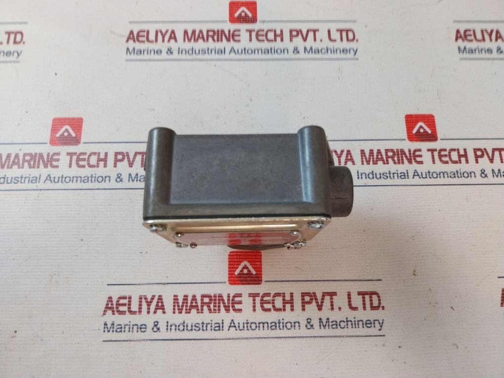 Barksdale P1H-k340-gl Pressure Switch With Test Cock