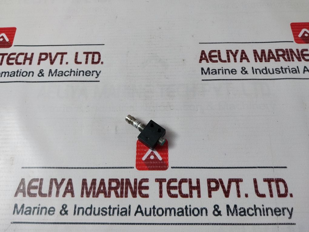 Baumer Electric Ifrm 08P1703/S35L Proximity Sensor