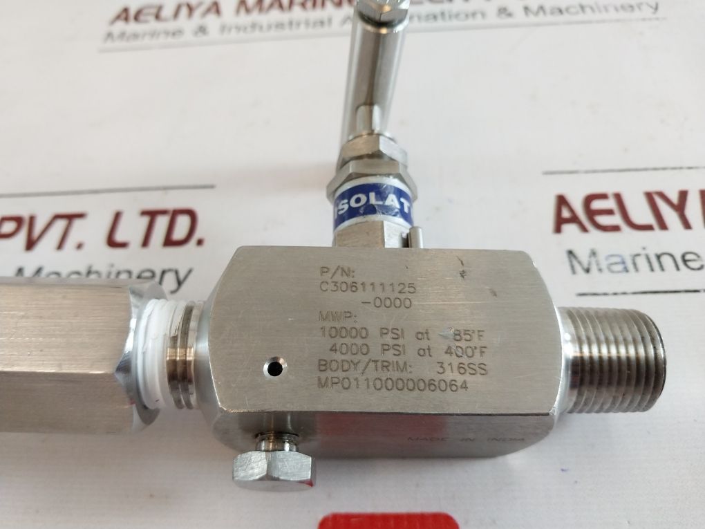 Baumer En 837-1 Pressure Gauge With Rosemount C306111125-0000 Valve