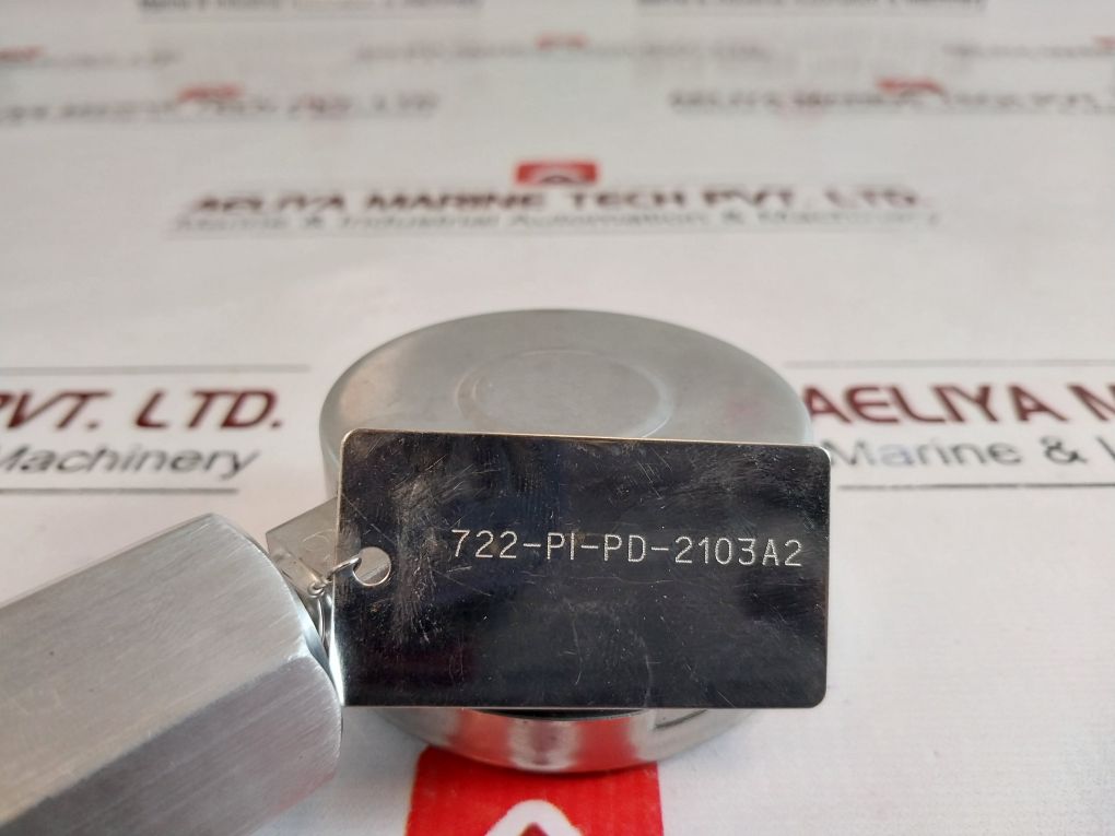 Baumer En 837-1 Pressure Gauge With Rosemount C306111125-0000 Valve