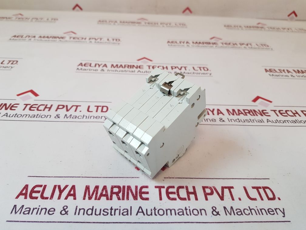 Merlin Gerin C60N D4 Circuit Breaker 400V~