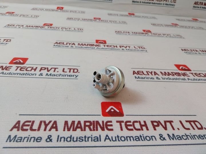 Beck Sensortechnik 901 Pressure Switches