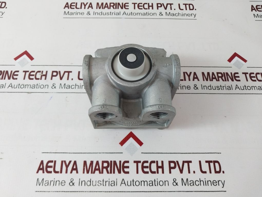 Bendix T-294866-d 2 Way Relay Valve