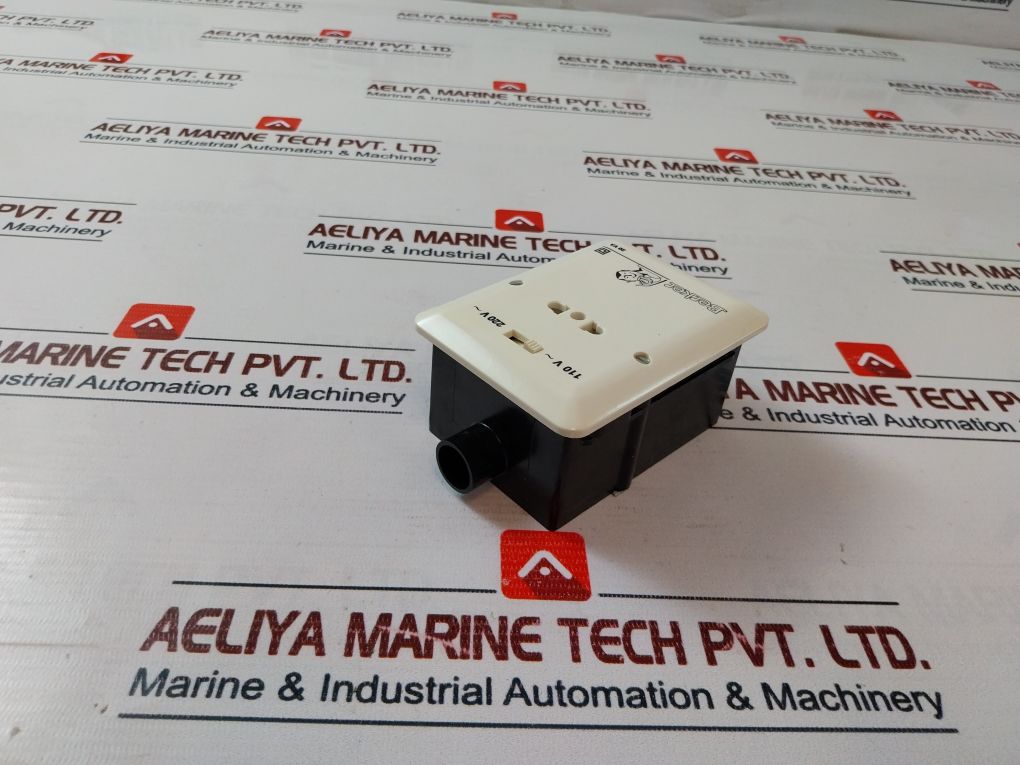 Berker 4475 Flush-mounted Safety Shaving Socket 220V 20 Va