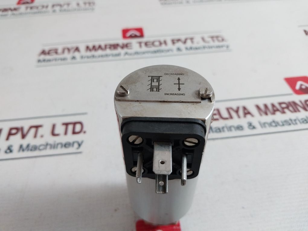 Beta B2-p504H-bxb-p2-bg-x1 Pressure & Temperature Switch 28Vdc/1A