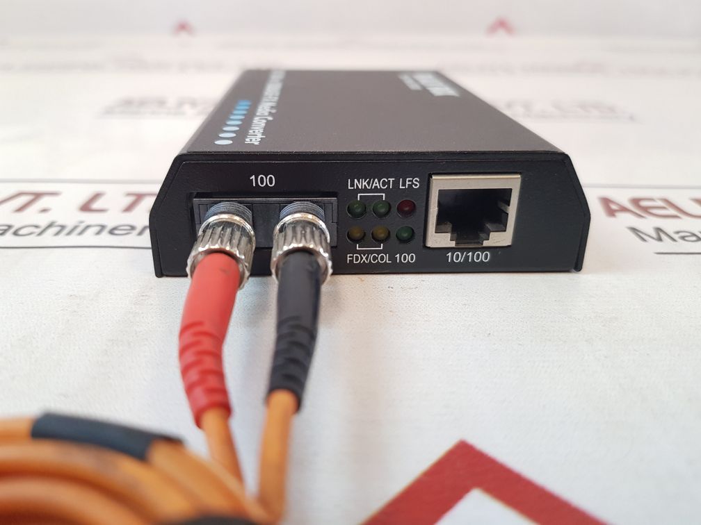 Black Box 7247465500 10100 To 100Base-fx Media Converter Lh1706A-st Set
