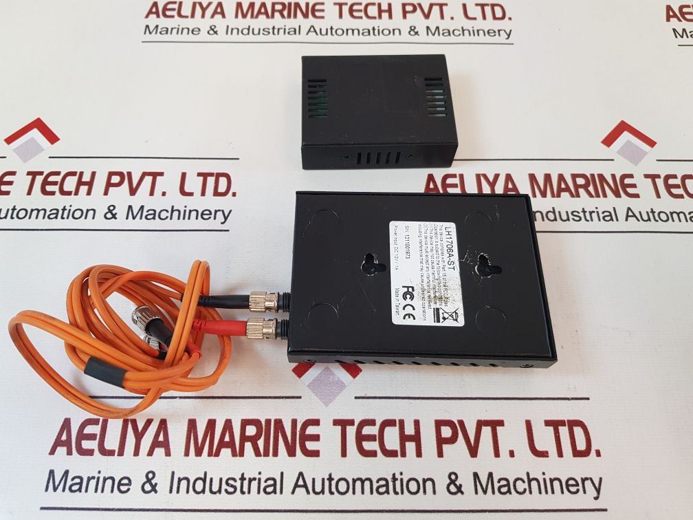 Black Box 7247465500 10100 To 100Base-fx Media Converter Lh1706A-st Set
