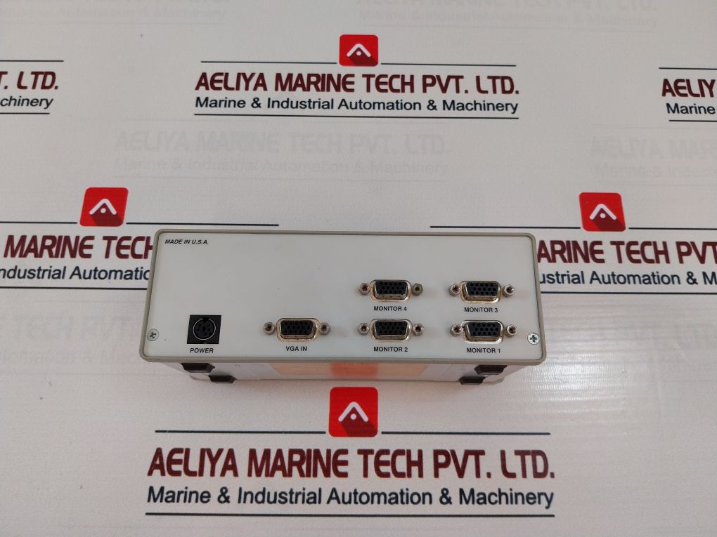 Black Box Ac057A-r2 Vga Splitter 4-channel