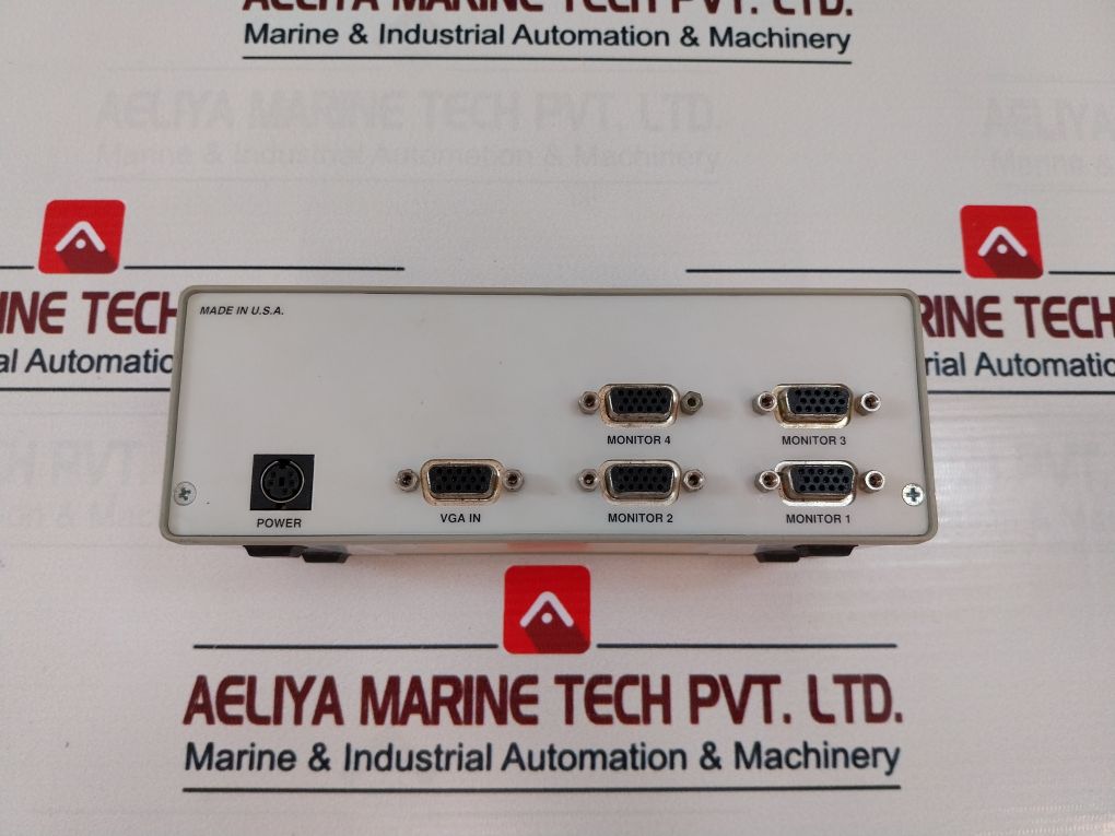 Black Box Ac057A-r2 Vga Splitter 4-channel