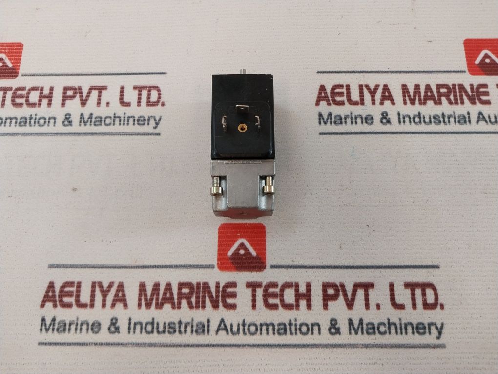 Bosch 0831 005 013 Solenoid Valve Coil