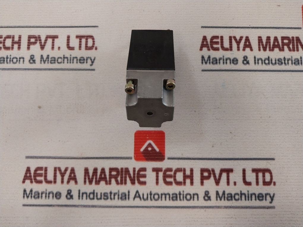 Bosch 0831 005 013 Solenoid Valve Coil