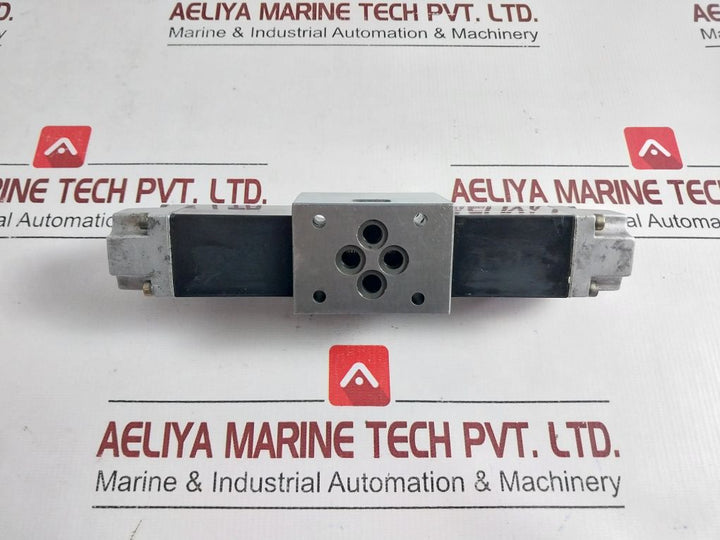 Bosch 0 810 090 100 Directional Valve 081Wv06P1N101Ws024/00A0