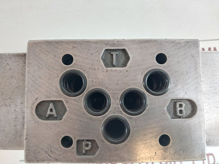 Bosch 0 811 404 832 Directional Valve
