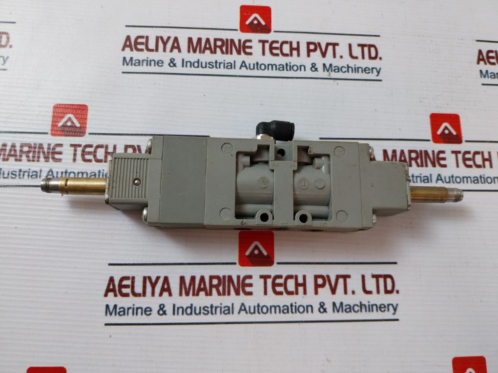 Bosch 0 820 034 044 Double Solenoid Valve