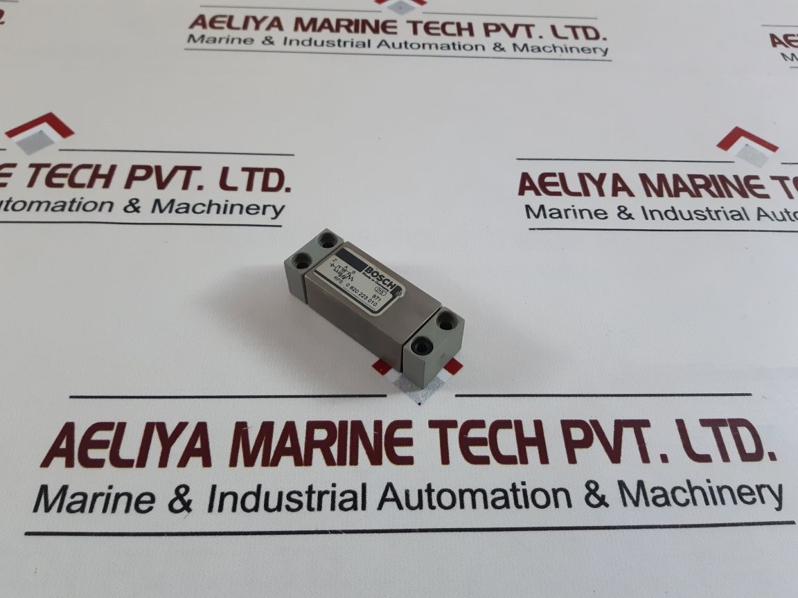 Bosch 0 820 223 010 Directional Valve