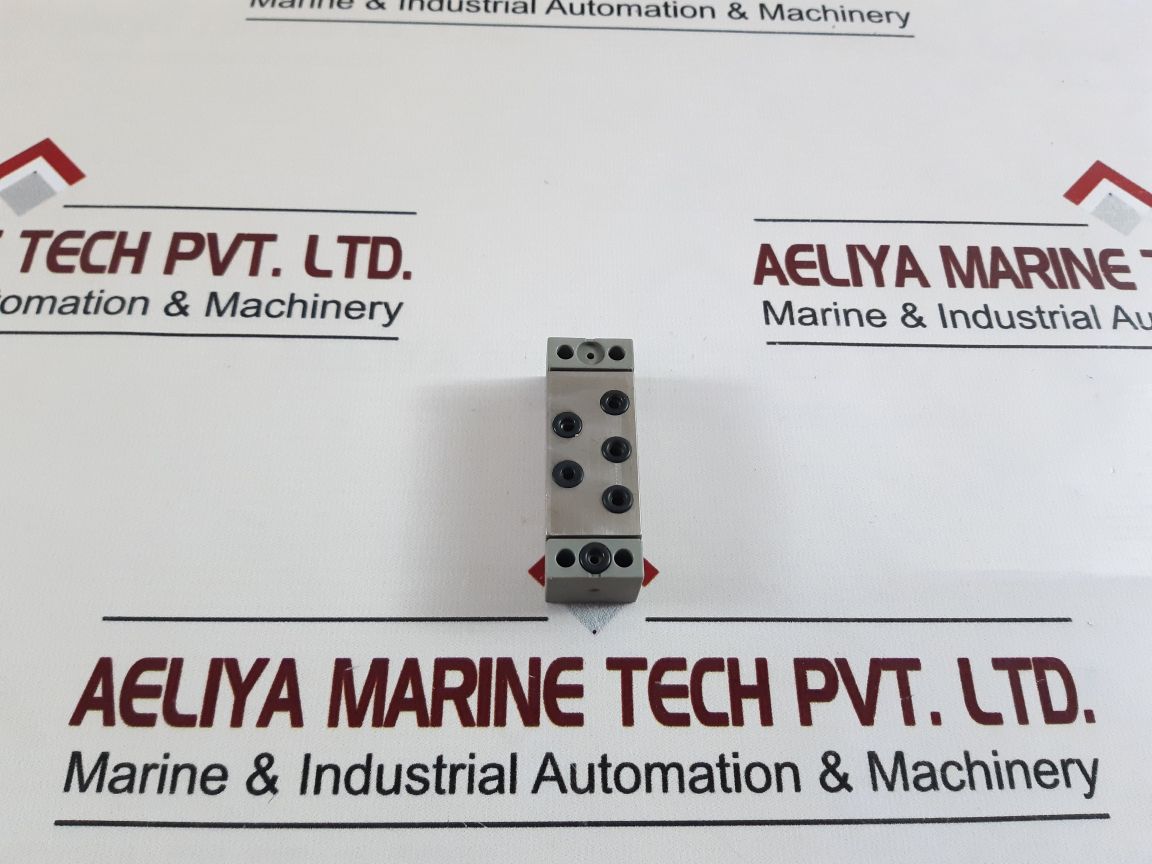 Bosch 0 820 223 010 Directional Valve