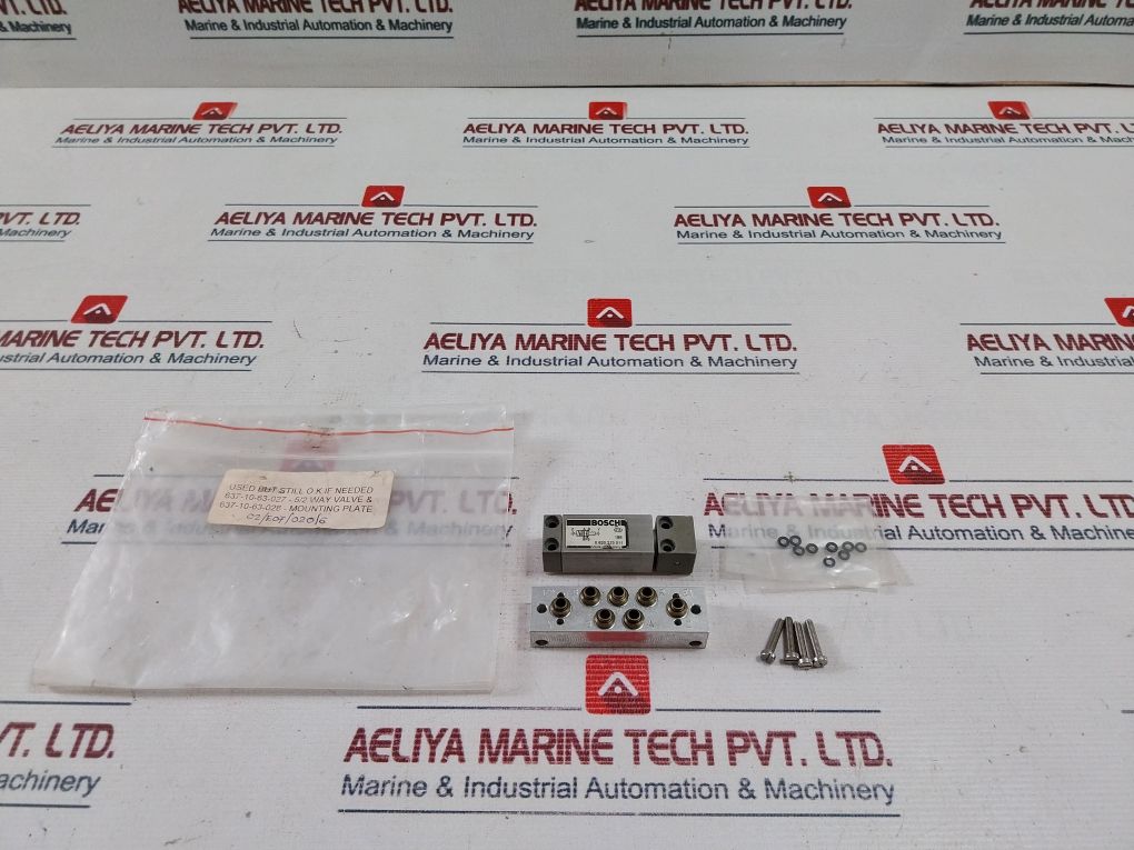 Bosch 0 820 223 011 5/2 Way Pneumatic Valve Set