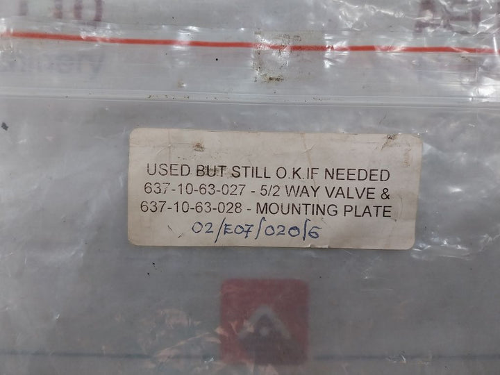 Bosch 0 820 223 011 5/2 Way Pneumatic Valve Set