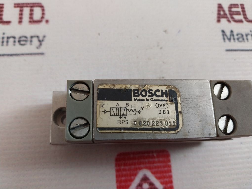 Bosch 0 820 223 011 Pneumatic Valve
