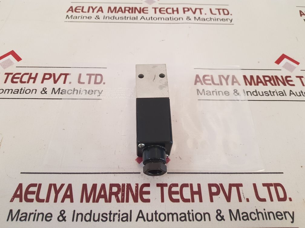 Bosch 0 821 100 004 Pressure Switch