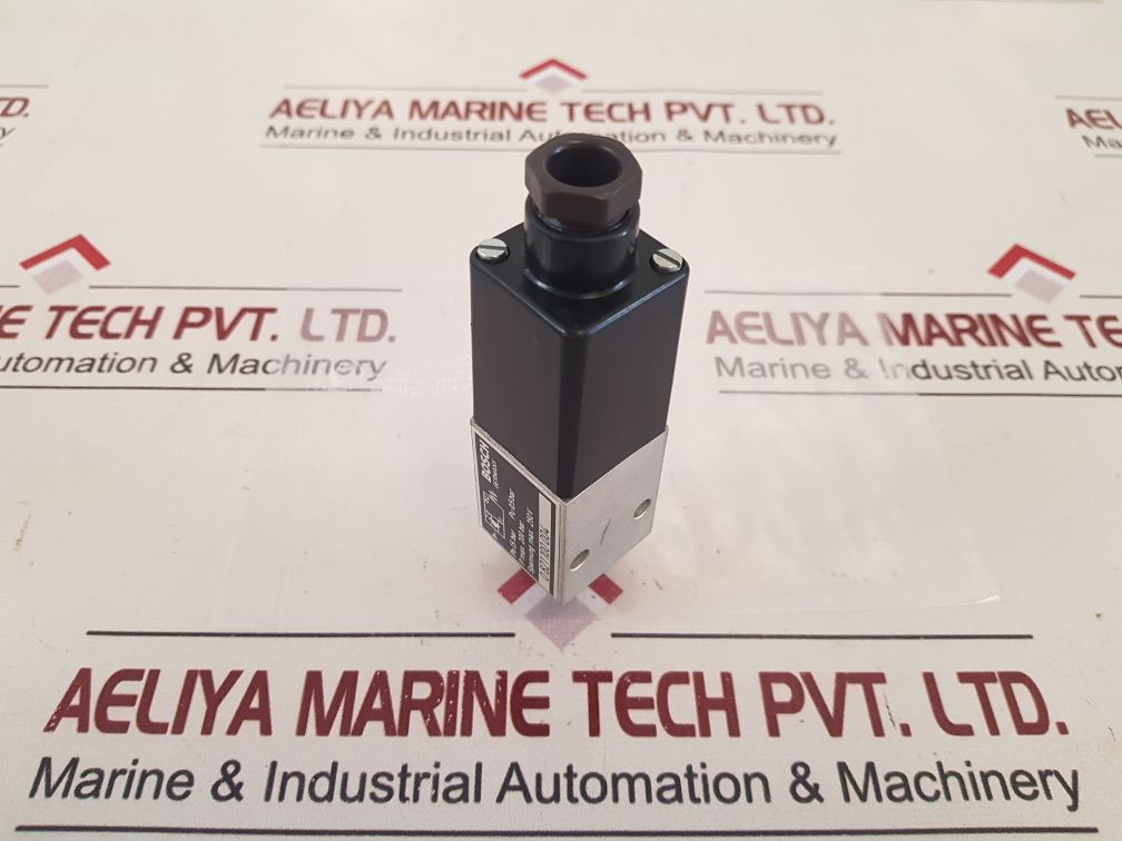 Bosch 0 821 100 004 Pressure Switch