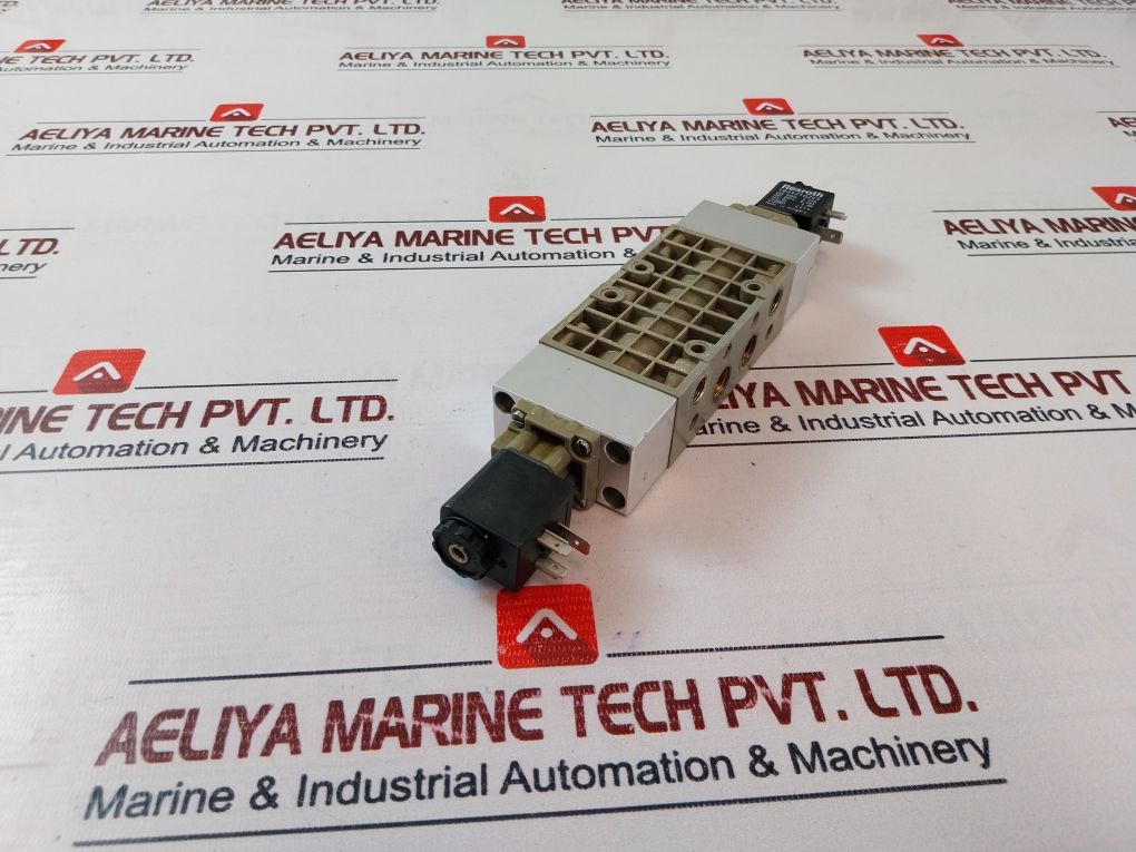 Rexroth Bosch 0 820 017 228 Double Solenoid Valve 24V Dc 4.8W