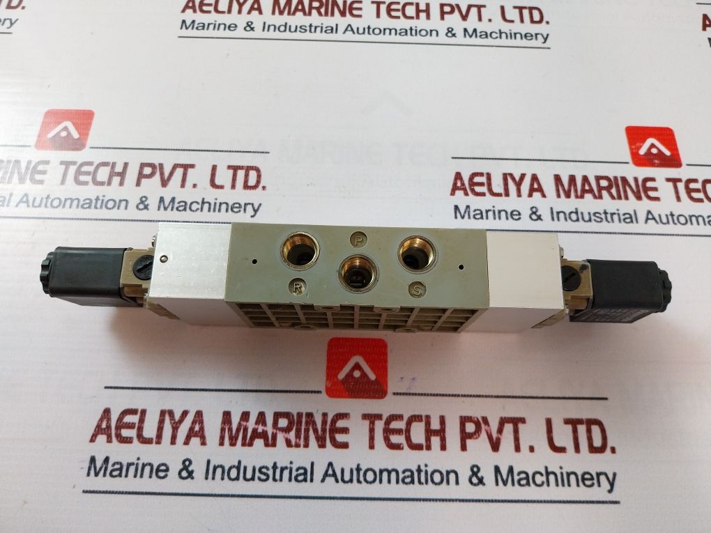 Rexroth Bosch 0 820 017 228 Double Solenoid Valve 24V Dc 4.8W