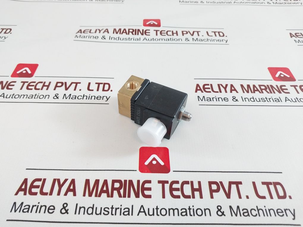 Burkert 00125358 Solenoid Valve 6014D 24/50 1/8 In