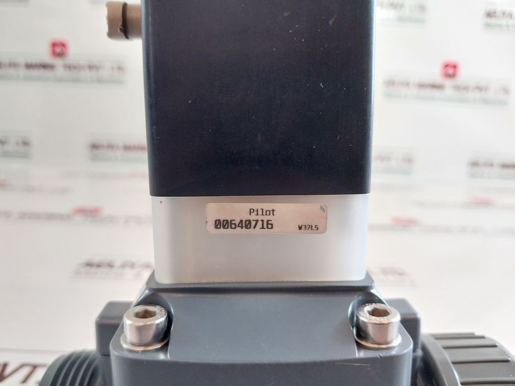 Burkert 0142 A 3/4 Fkm P Solenoid Valve 120V 60Hz 5W