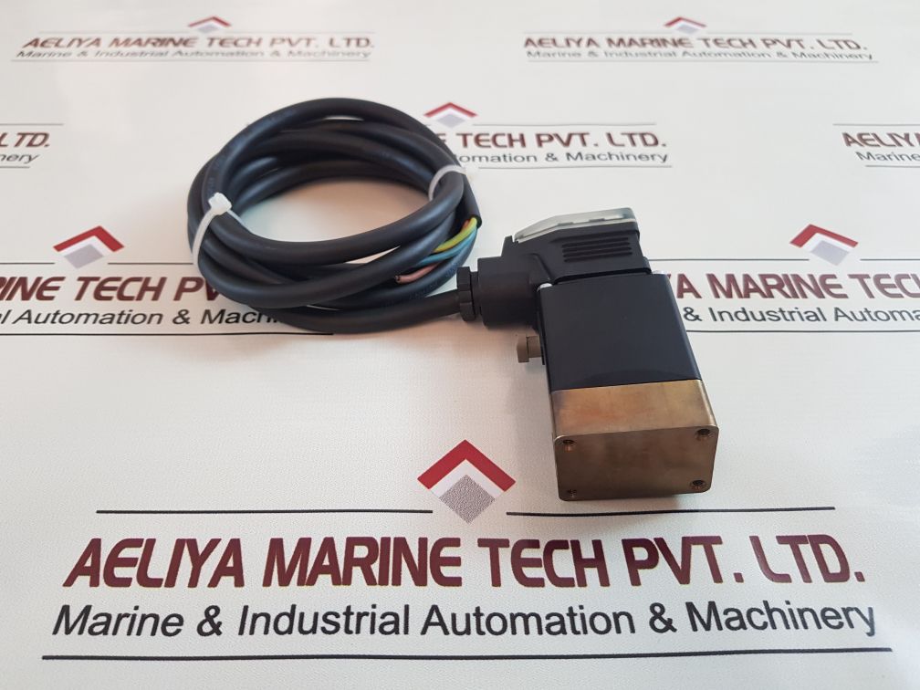 Burkert 0330 C 3,0 Nbr Ms/M5 G1/4 Pn0-10Bar 3-way Solenoid Valve