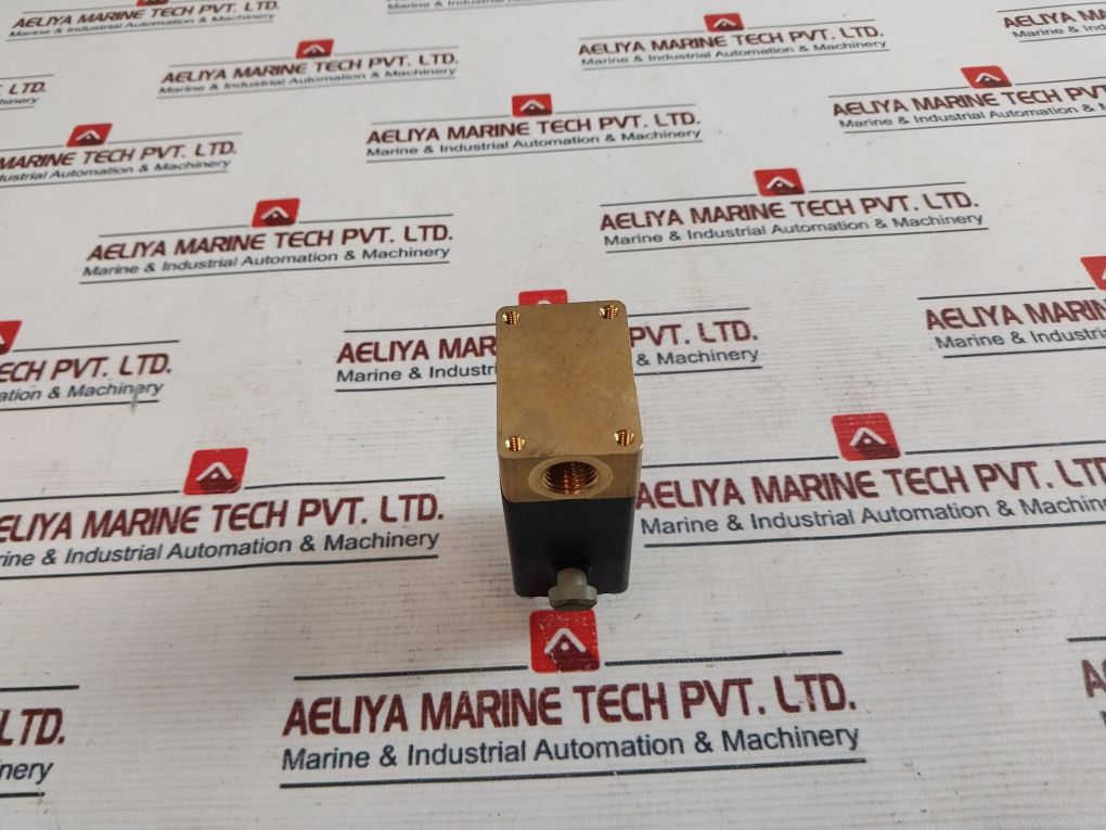 Burkert 0330 F 4,0 Nbr Ms Solenoid Valve 8W 24V 50Hz