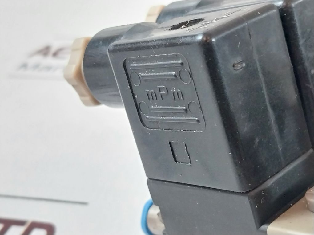 Burkert 301-e-1, 2-b Solenoid Valve 0613560L