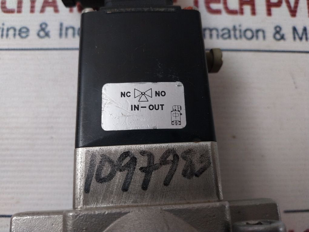 Burkert 5282 A 25,0 Fkm Va Solenoid Valve G1 Pn0 2-10Bar