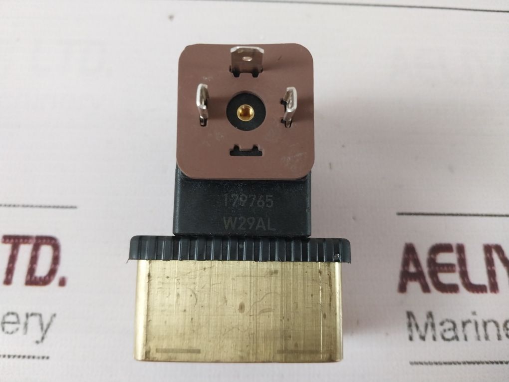 Burkert 6013 A 2,5 Fkm Ms Solenoid Plunger Valve 230V G1/4 Pn