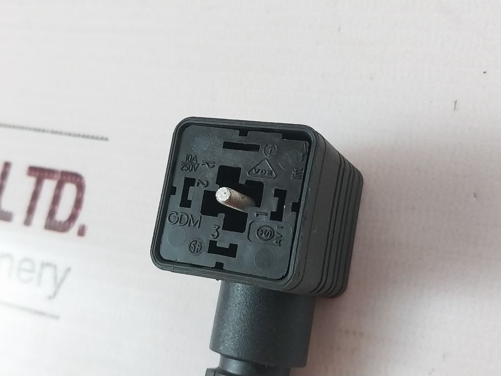 Burkert 6013 A 2,5 Fkm Ms Solenoid Plunger Valve 230V G1/4 Pn