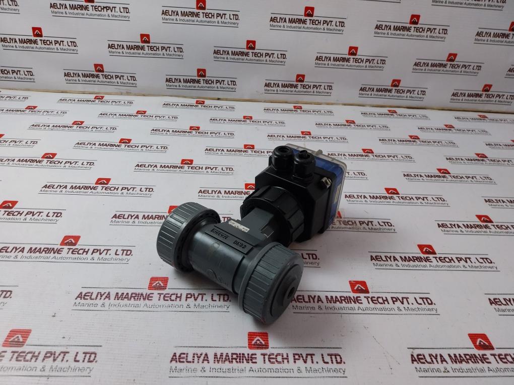 Burkert Cond 8225-fkm-pvdf-sst-c=0,01 Digital Conductivity Transmitter