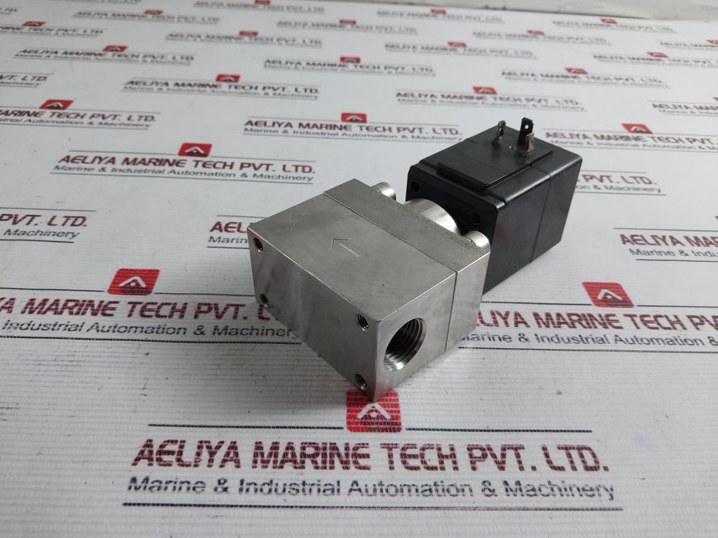 Burkert Set1 0243 2/2-way Solenoid Valve 24Vdc With Connection
