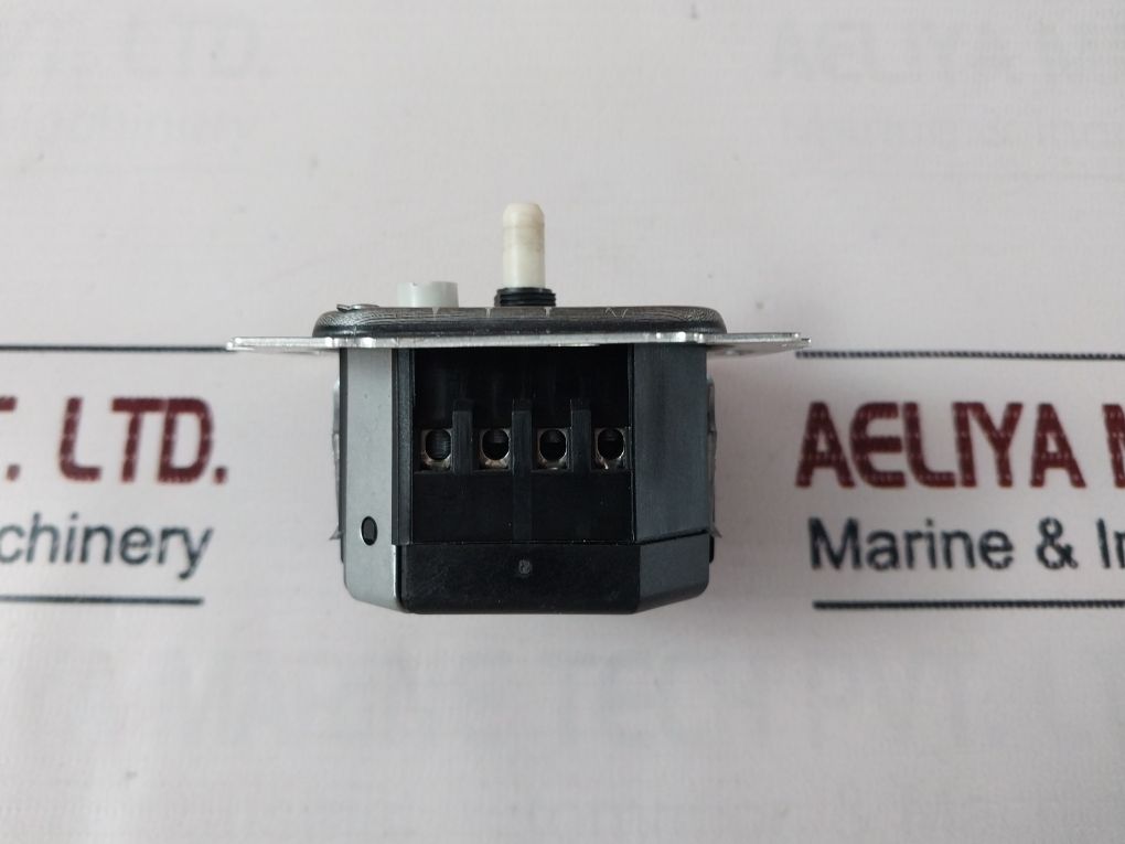 Busch-jaeger 2250 U 600W