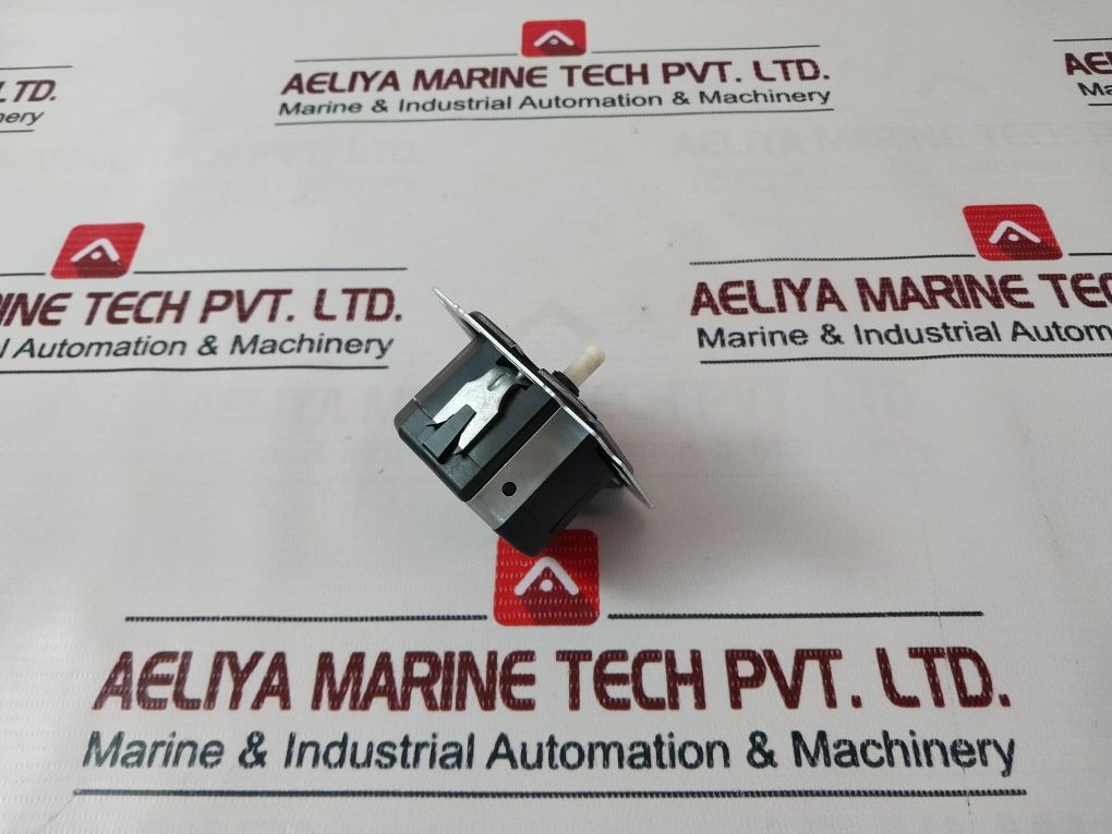 Busch-jaeger 2250 U 600W