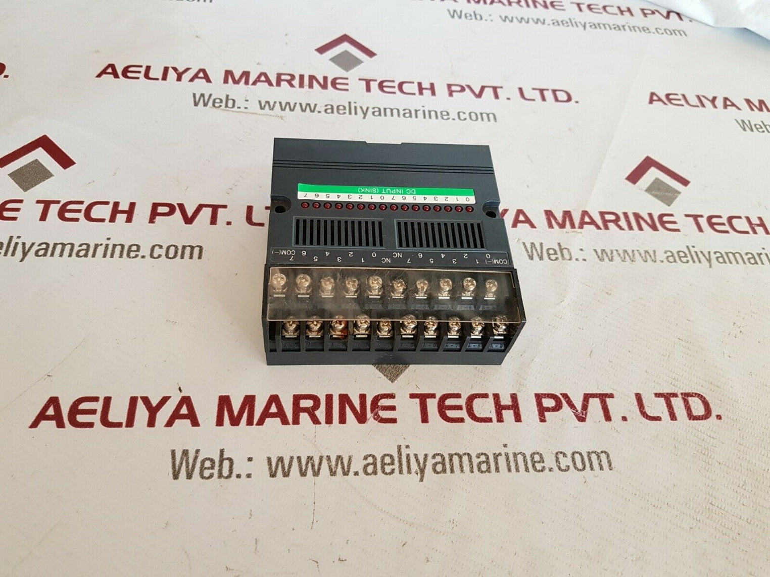 Idec izumi pfj-n162u dc input module 24vdc