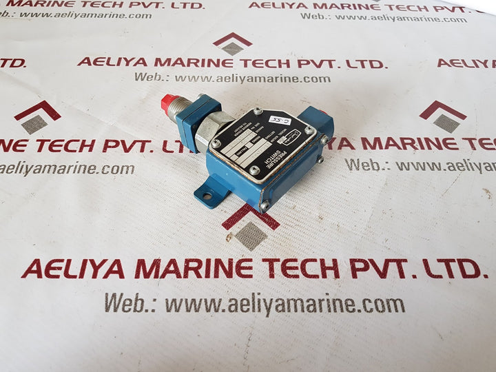 Amot controls 8252m 2bkv2 aa pressure switch