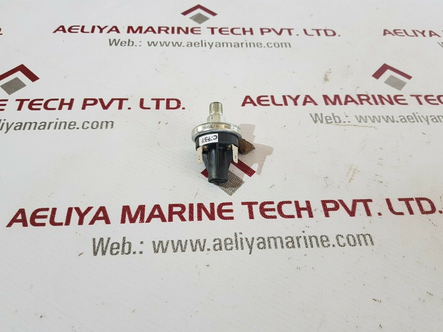 Hobbs pressure switch 76057 15 N/O