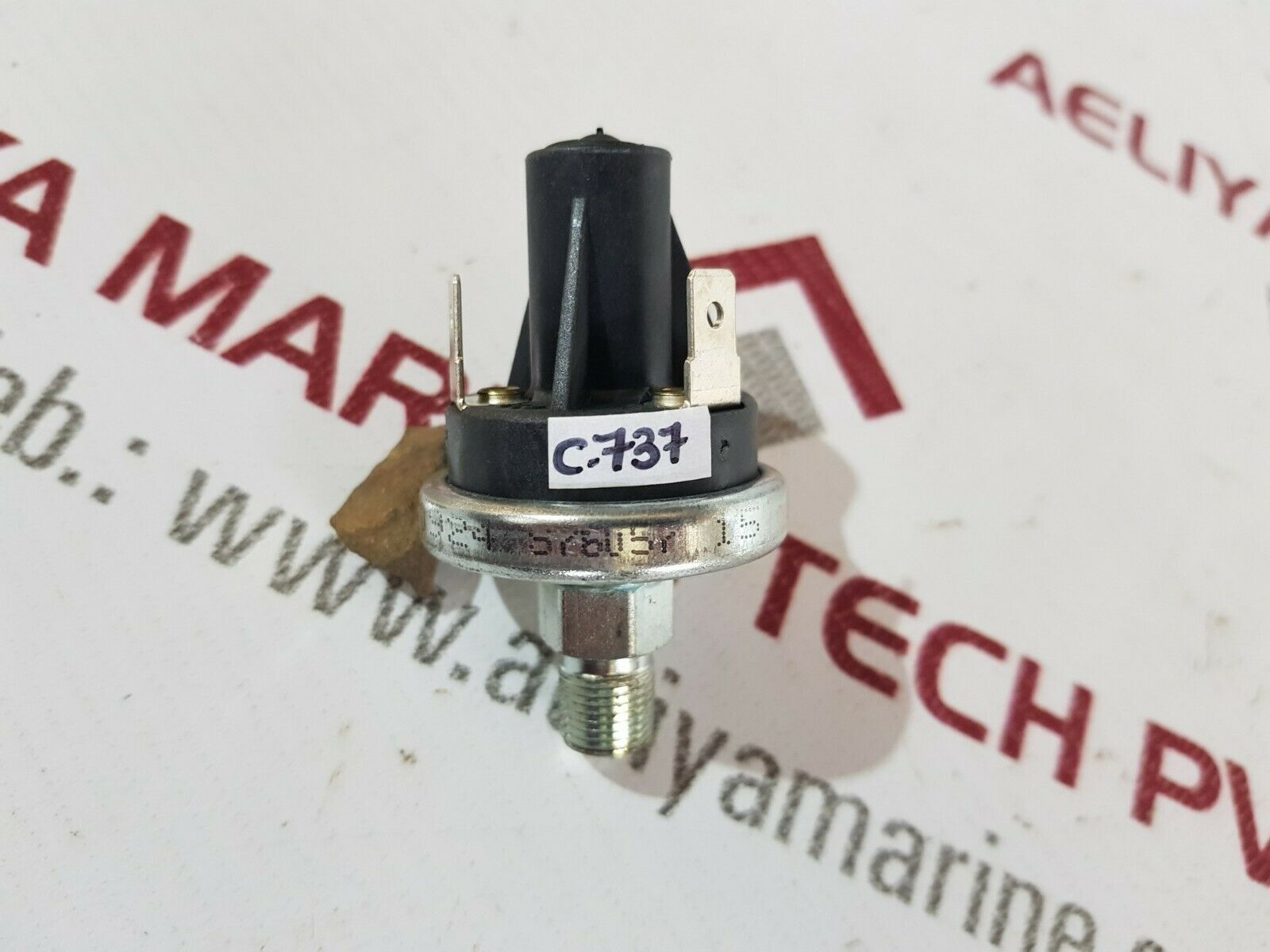 Hobbs pressure switch 76057 15 N/O