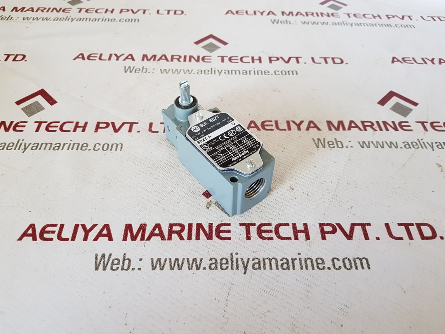 Allen-bradley 802t-a limit switch with operator and roller arm