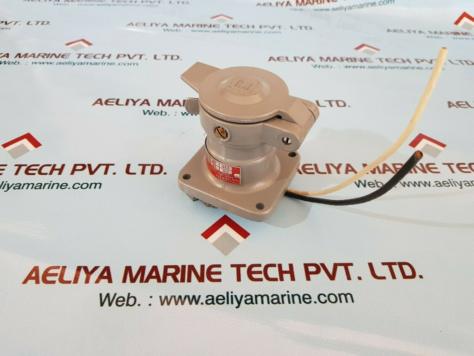 Hubbell killark krj-20 su-78 receptacle pin/sleeve 20amp115/230vac