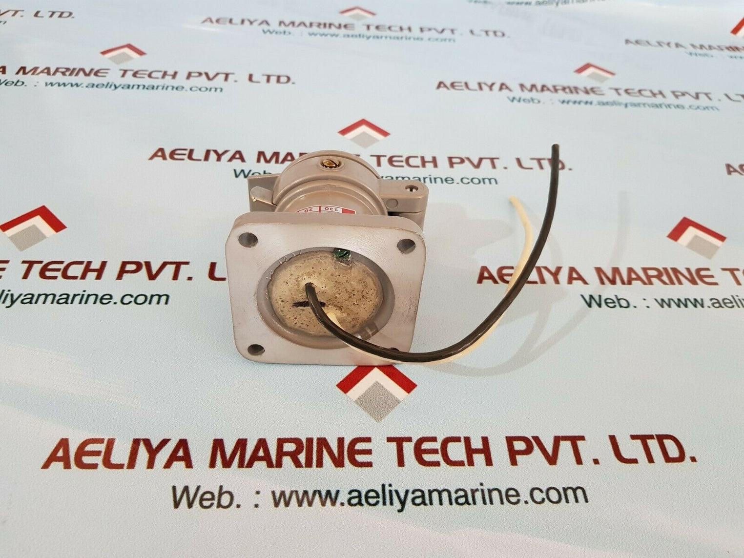 Hubbell killark krj-20 su-78 receptacle pin/sleeve 20amp115/230vac