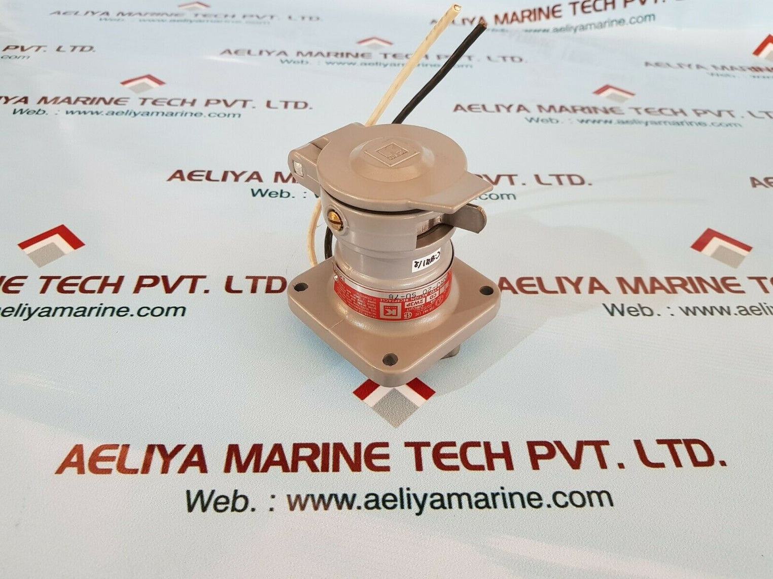 Hubbell killark krj-20 su-78 receptacle pin/sleeve 20amp115/230vac