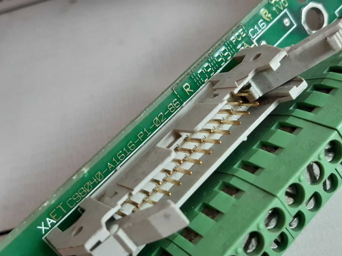 Siemens C98043-a1616-l1-04 Terminal Board C98040-a1616-p1-02-85